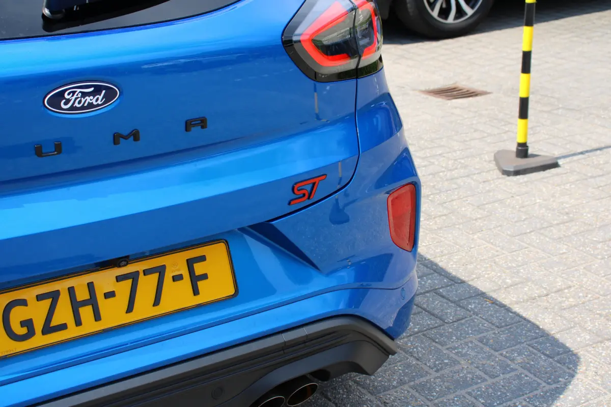 1.0EB ST-X | NL-AUTO! | 1E EIGENAAR! | PERFORMANCE PACK | WINTERPACK | ADAPTIVE CRUISE | PANODAK | 360° CAMERA | LANE ASSIST | DEALER OH! | FORD PERFORMANCE STOELEN