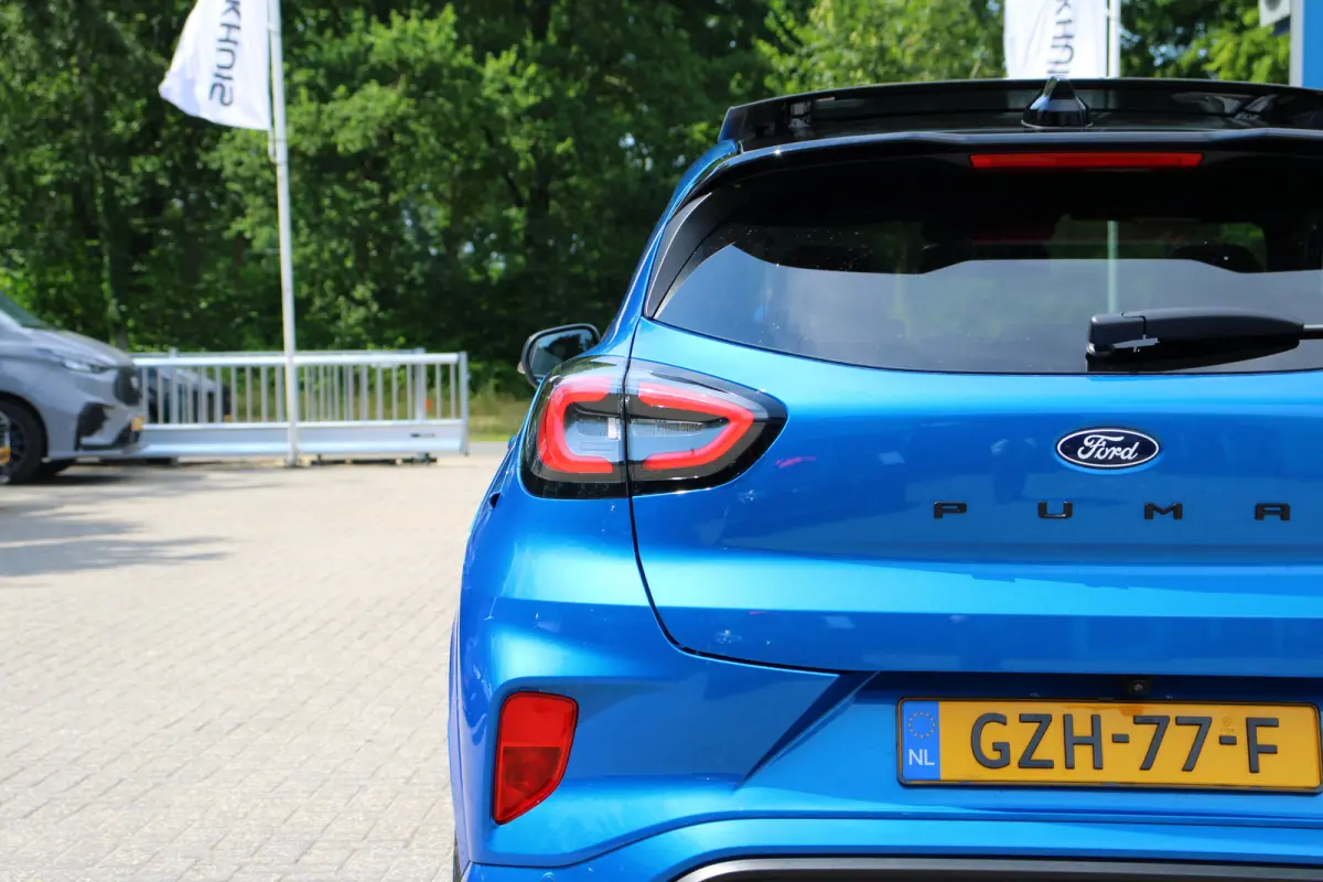 1.0EB ST-X | NL-AUTO! | 1E EIGENAAR! | PERFORMANCE PACK | WINTERPACK | ADAPTIVE CRUISE | PANODAK | 360° CAMERA | LANE ASSIST | DEALER OH! | FORD PERFORMANCE STOELEN