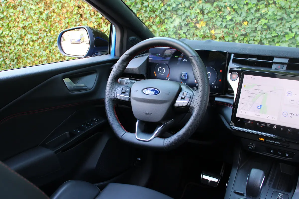 1.0EB ST-X | NL-AUTO! | 1E EIGENAAR! | PERFORMANCE PACK | WINTERPACK | ADAPTIVE CRUISE | PANODAK | 360° CAMERA | LANE ASSIST | DEALER OH! | FORD PERFORMANCE STOELEN
