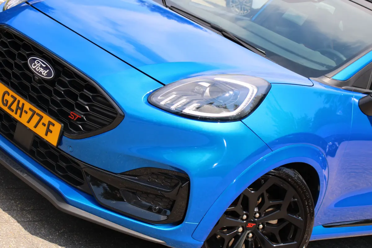 1.0EB ST-X | NL-AUTO! | 1E EIGENAAR! | PERFORMANCE PACK | WINTERPACK | ADAPTIVE CRUISE | PANODAK | 360° CAMERA | LANE ASSIST | DEALER OH! | FORD PERFORMANCE STOELEN