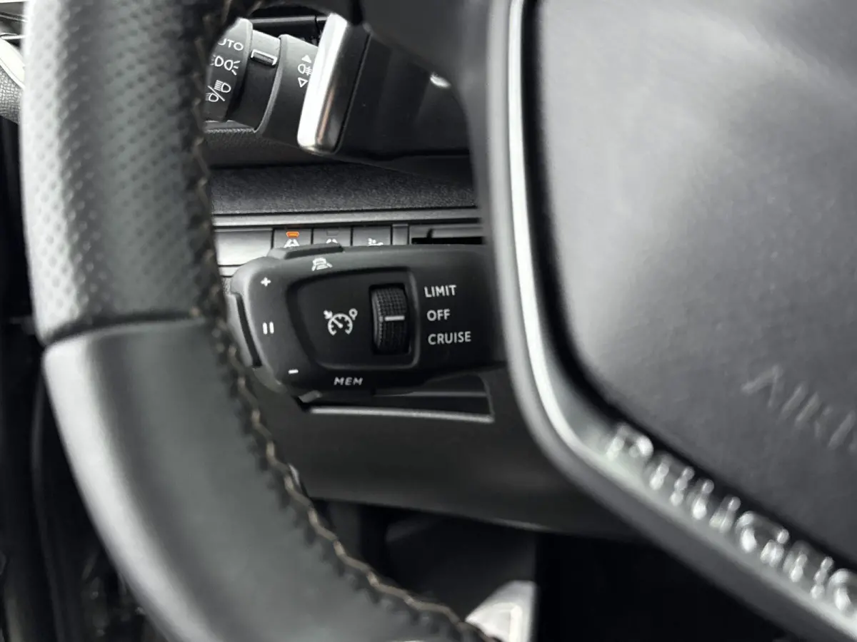 SUV 130pk Automaat GT | Black Pack | Adaptieve Cruise Control | Navigatie | CarPlay | Electrische Achterklep