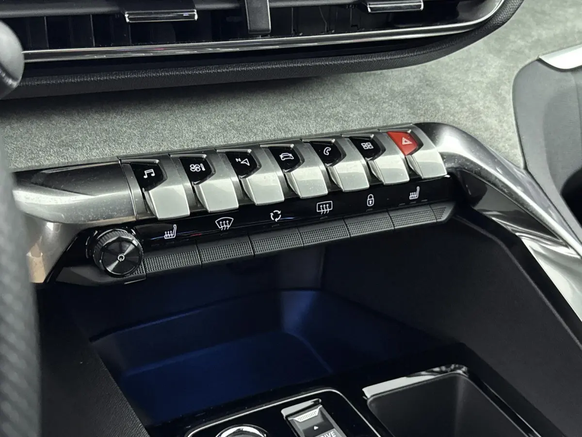 SUV 130pk Automaat GT | Black Pack | Adaptieve Cruise Control | Navigatie | CarPlay | Electrische Achterklep