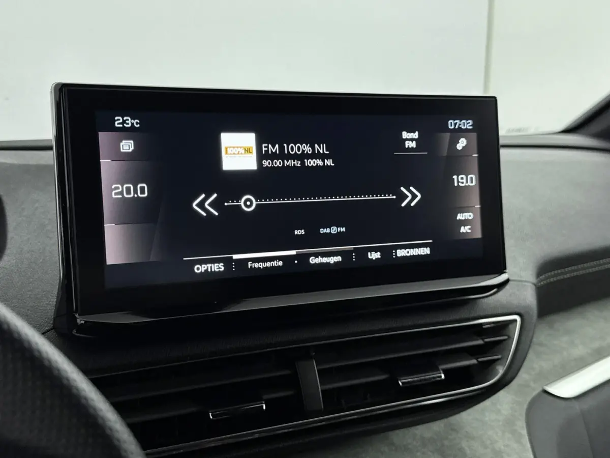 SUV 130pk Automaat GT | Black Pack | Adaptieve Cruise Control | Navigatie | CarPlay | Electrische Achterklep