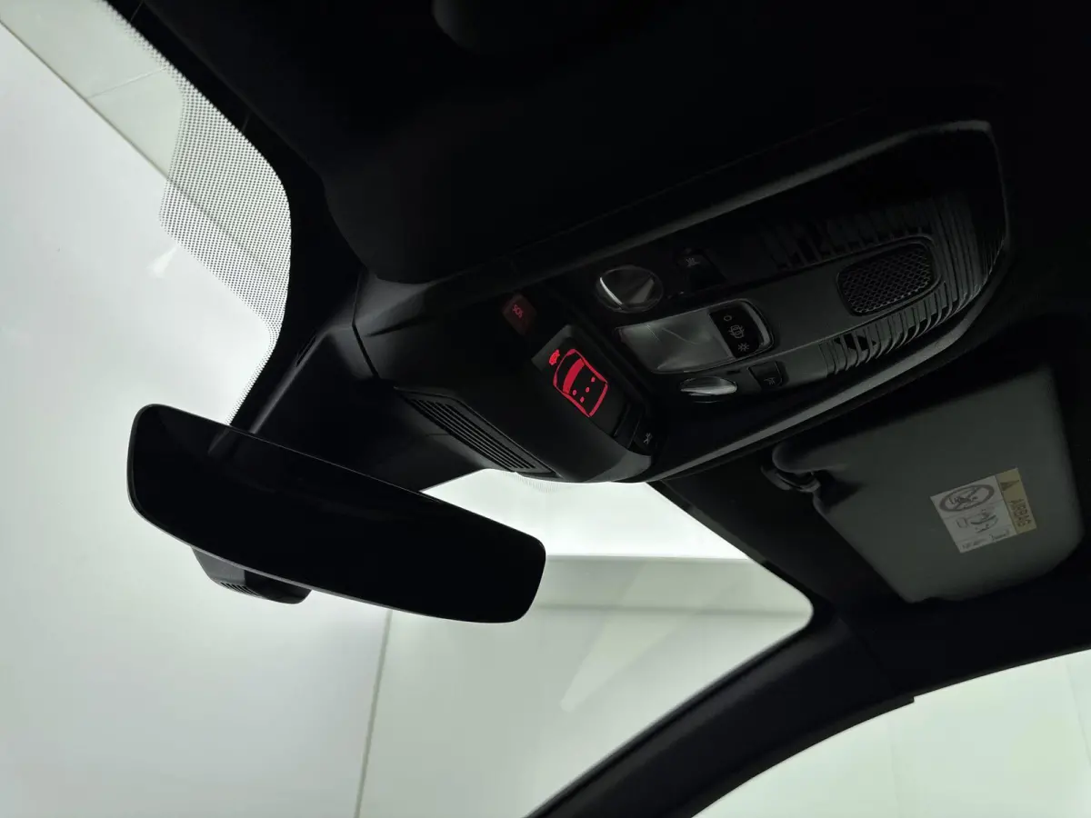 SUV 130pk Automaat GT | Black Pack | Adaptieve Cruise Control | Navigatie | CarPlay | Electrische Achterklep