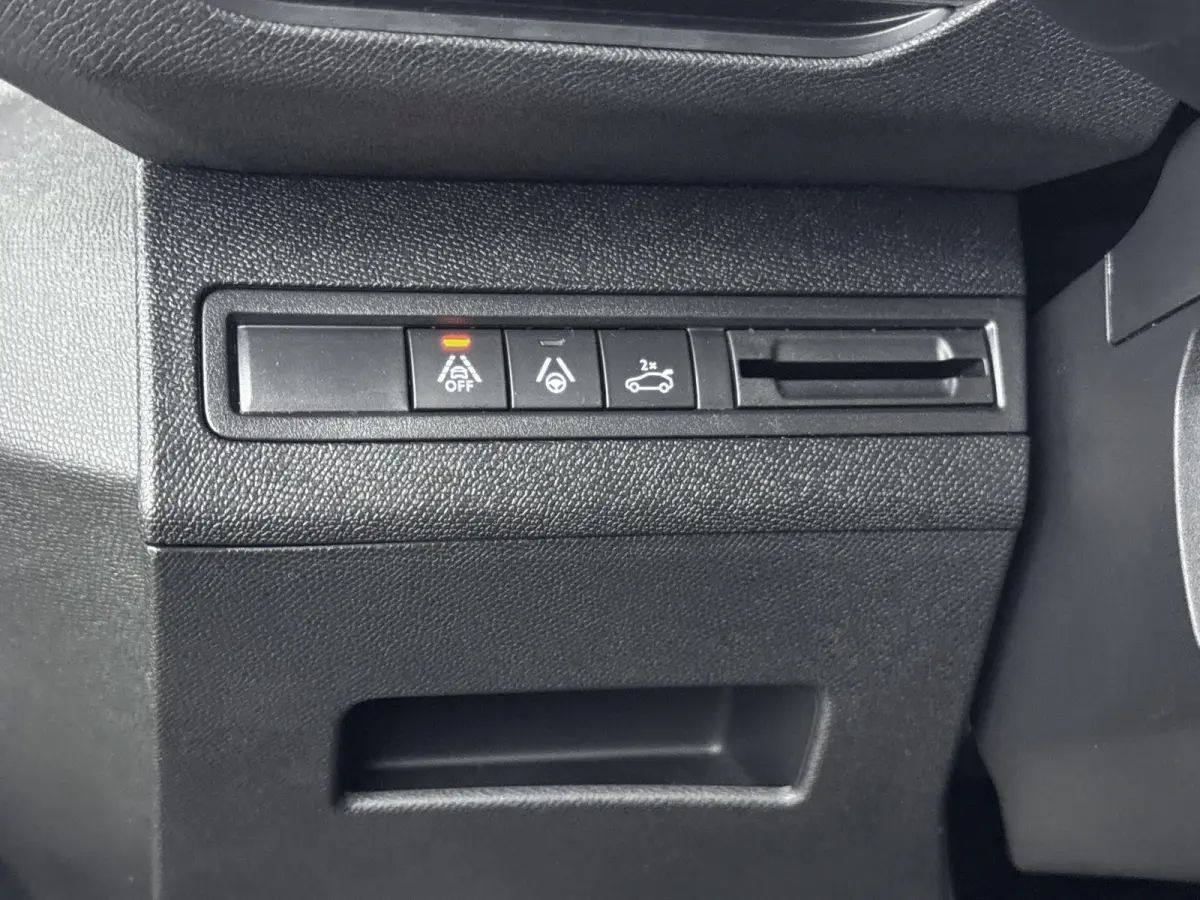SUV 130pk Automaat GT | Black Pack | Adaptieve Cruise Control | Navigatie | CarPlay | Electrische Achterklep