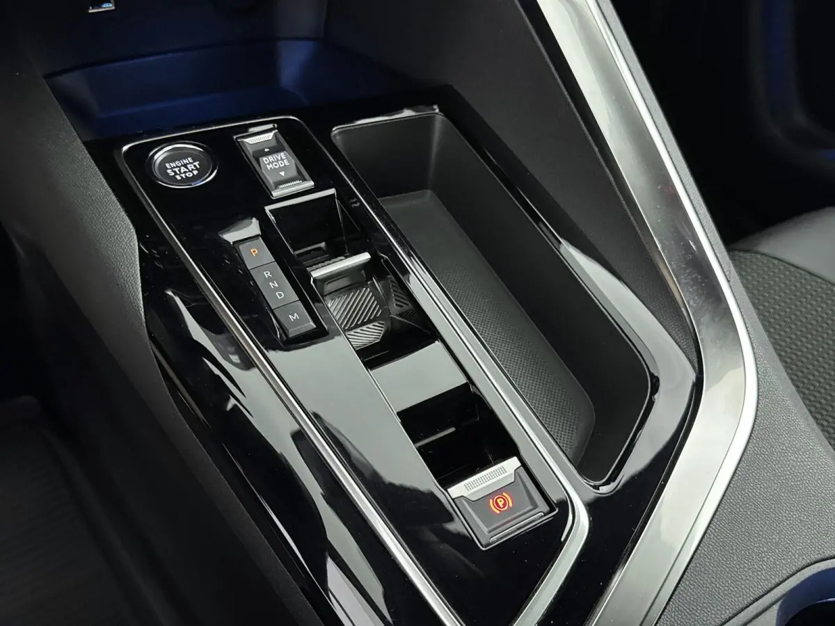 SUV 130pk Automaat GT | Black Pack | Adaptieve Cruise Control | Navigatie | CarPlay | Electrische Achterklep