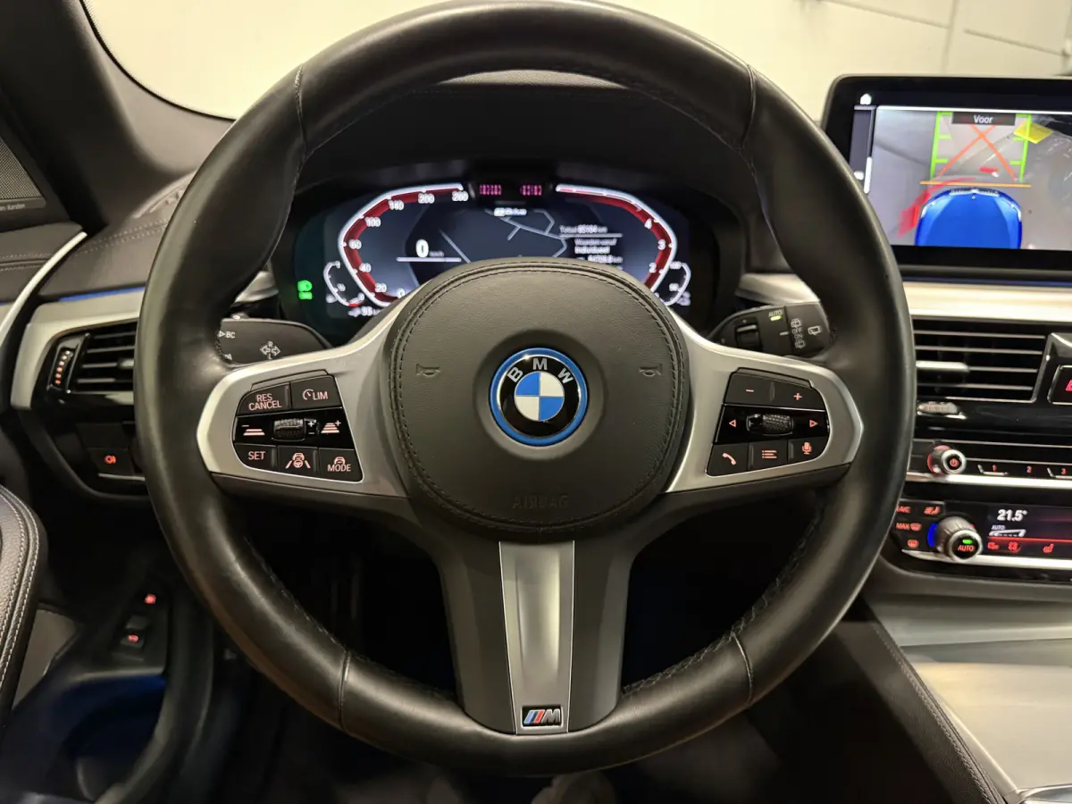 530e xDrive High Exe PANO/TREKHAAK/H&K/SOH 91%/HEAD-UP/ADAPTIVE-ONDERSTEL/18"/360CAMERA/LEER-COMFORT/MASSAGE+MEMORY/ACC/SFEER/LED/LUCHTVERING/PHYTONICBLAU/BMW DEALER HISTORIE