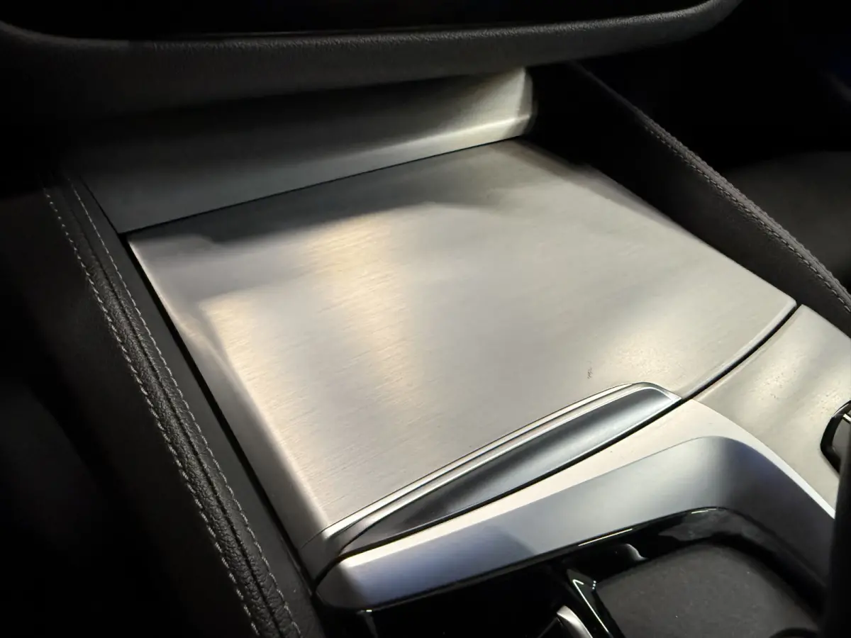 530e xDrive High Exe PANO/TREKHAAK/H&K/SOH 91%/HEAD-UP/ADAPTIVE-ONDERSTEL/18"/360CAMERA/LEER-COMFORT/MASSAGE+MEMORY/ACC/SFEER/LED/LUCHTVERING/PHYTONICBLAU/BMW DEALER HISTORIE