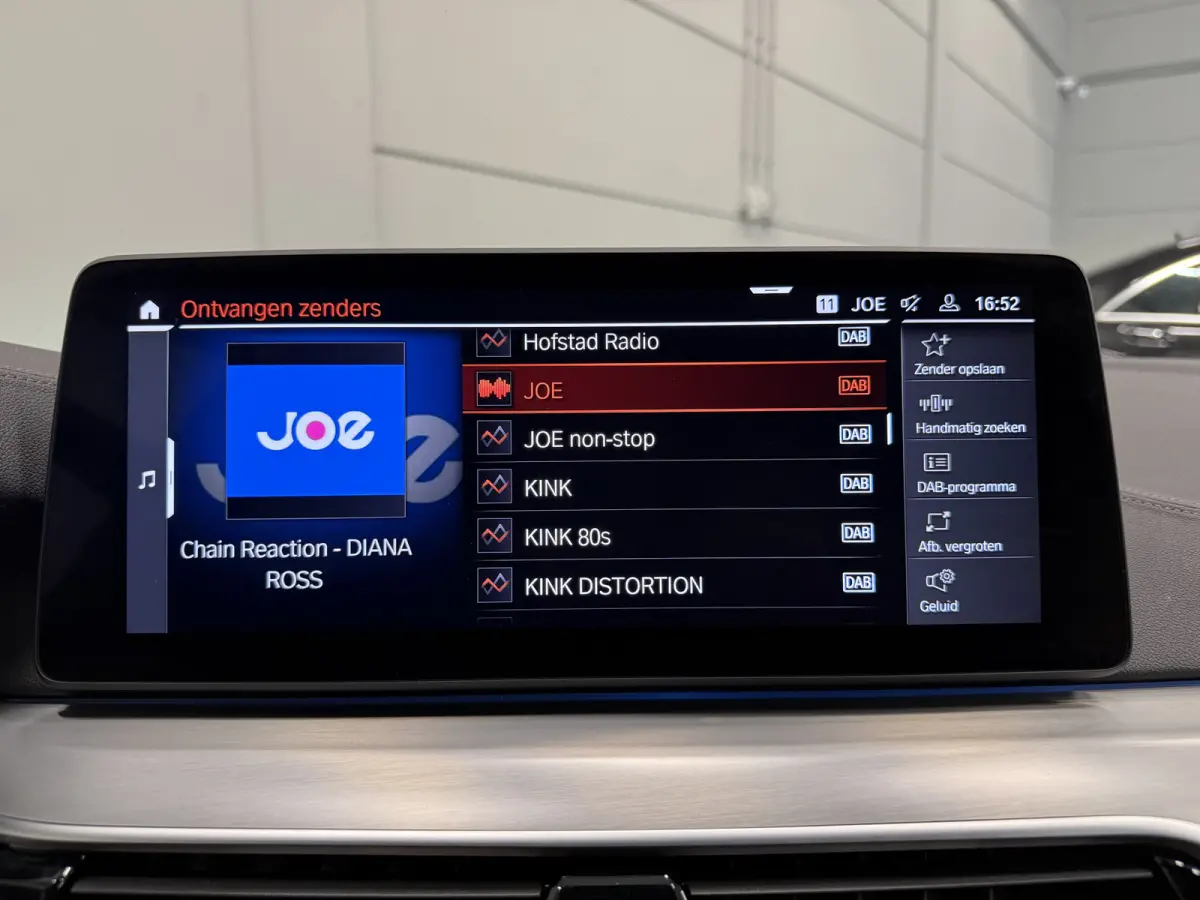 530e xDrive High Exe PANO/TREKHAAK/H&K/SOH 91%/HEAD-UP/ADAPTIVE-ONDERSTEL/18"/360CAMERA/LEER-COMFORT/MASSAGE+MEMORY/ACC/SFEER/LED/LUCHTVERING/PHYTONICBLAU/BMW DEALER HISTORIE