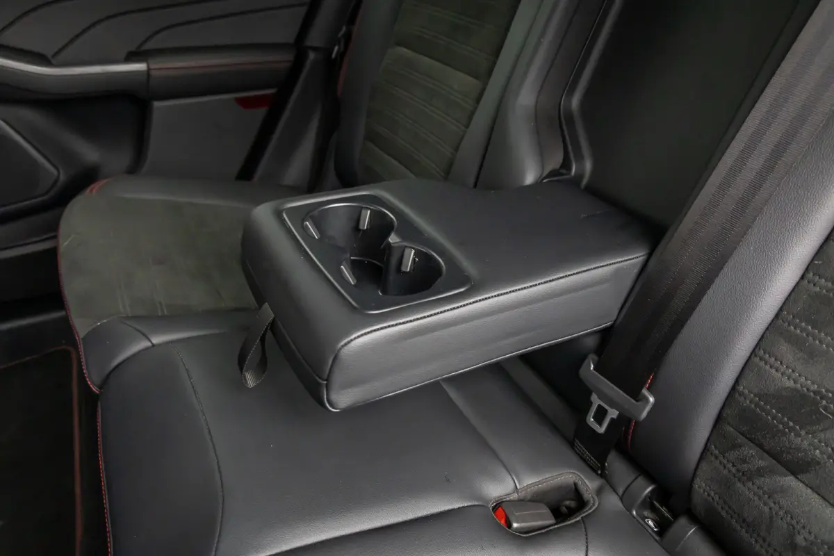 2.5 PHEV Graphite Tech | 360 camera | Adap cruise | B&O | Head-Up Display | Matrix LED | Stoel/Stuur/Voorruitverwarming | Apple Carplay/Android Auto | Elektrisch bedienbare achterklep | Acht