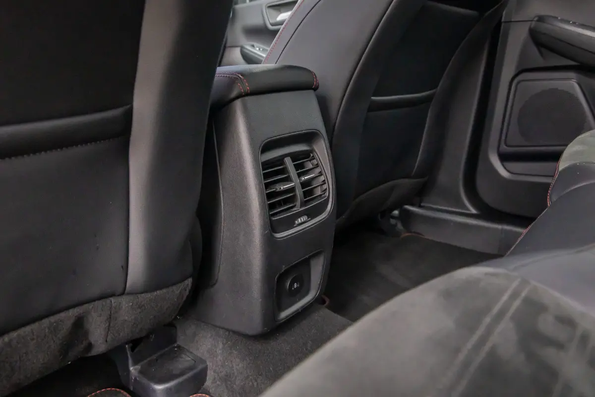 2.5 PHEV Graphite Tech | 360 camera | Adap cruise | B&O | Head-Up Display | Matrix LED | Stoel/Stuur/Voorruitverwarming | Apple Carplay/Android Auto | Elektrisch bedienbare achterklep | Acht