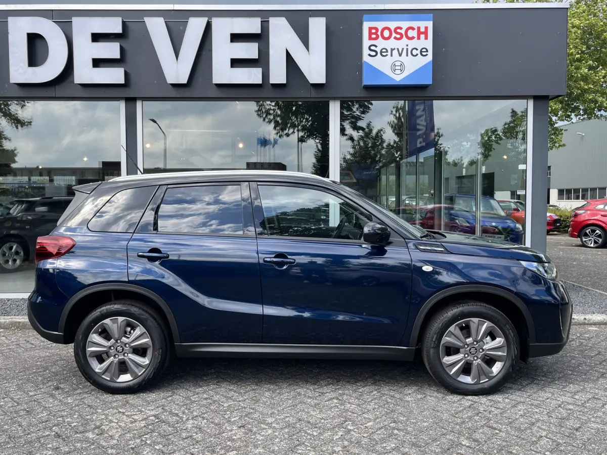 1.4 Boosterjet Smart Hybrid Select Automaat | €2.000,- voordeel | In meerdere kleuren leverbaar | Adapt. Cruise | Camera | Dodehoek | Rijstrook | Stoelverwarming | etc. etc. DEMO