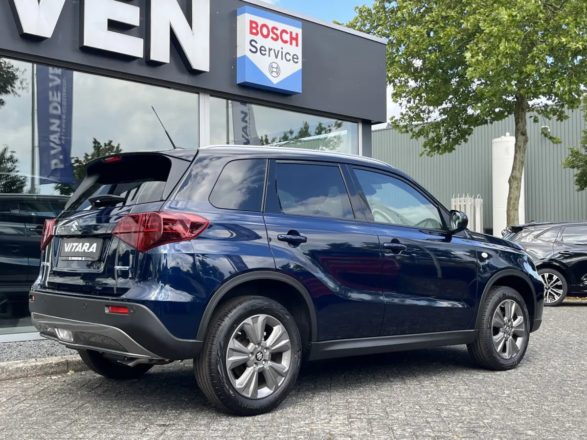 1.4 Boosterjet Smart Hybrid Select Automaat | €2.000,- voordeel | In meerdere kleuren leverbaar | Adapt. Cruise | Camera | Dodehoek | Rijstrook | Stoelverwarming | etc. etc. DEMO