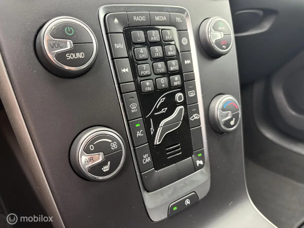 2.0 T2 Momentum | 1e eig | Dealer | PDC | Navi | Stoelverwarming | Volledige historie |