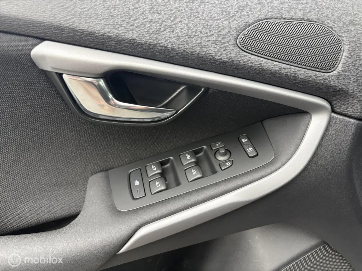 2.0 T2 Momentum | 1e eig | Dealer | PDC | Navi | Stoelverwarming | Volledige historie |