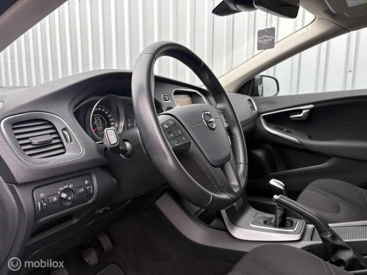 2.0 T2 Momentum | 1e eig | Dealer | PDC | Navi | Stoelverwarming | Volledige historie |