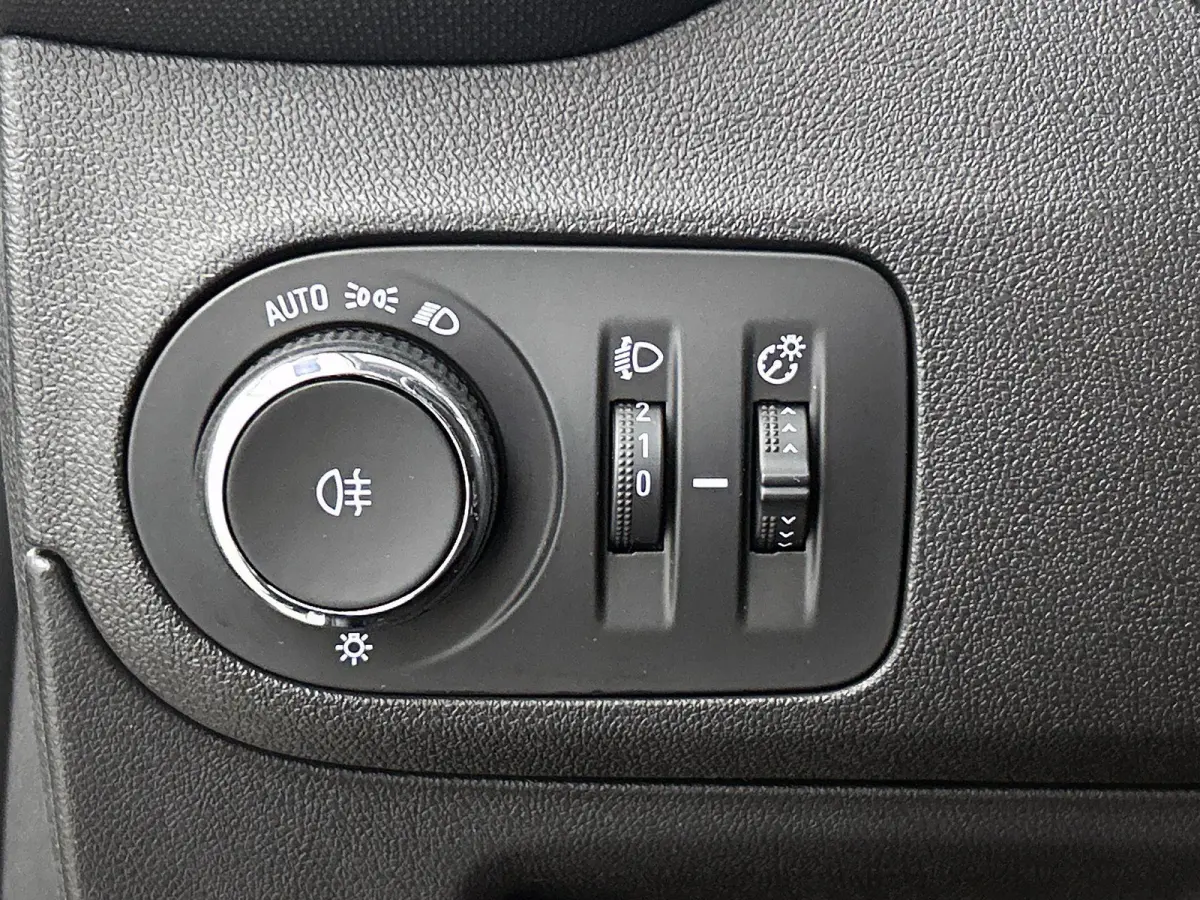 1.2 Turbo 120 Jaar Edition | Automaat | Parkeersensoren | Navigatie | Airco |