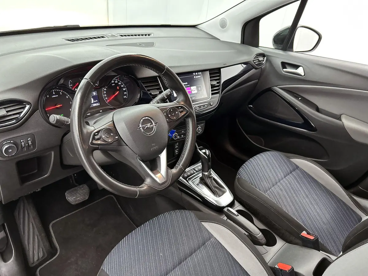1.2 Turbo 120 Jaar Edition | Automaat | Parkeersensoren | Navigatie | Airco |