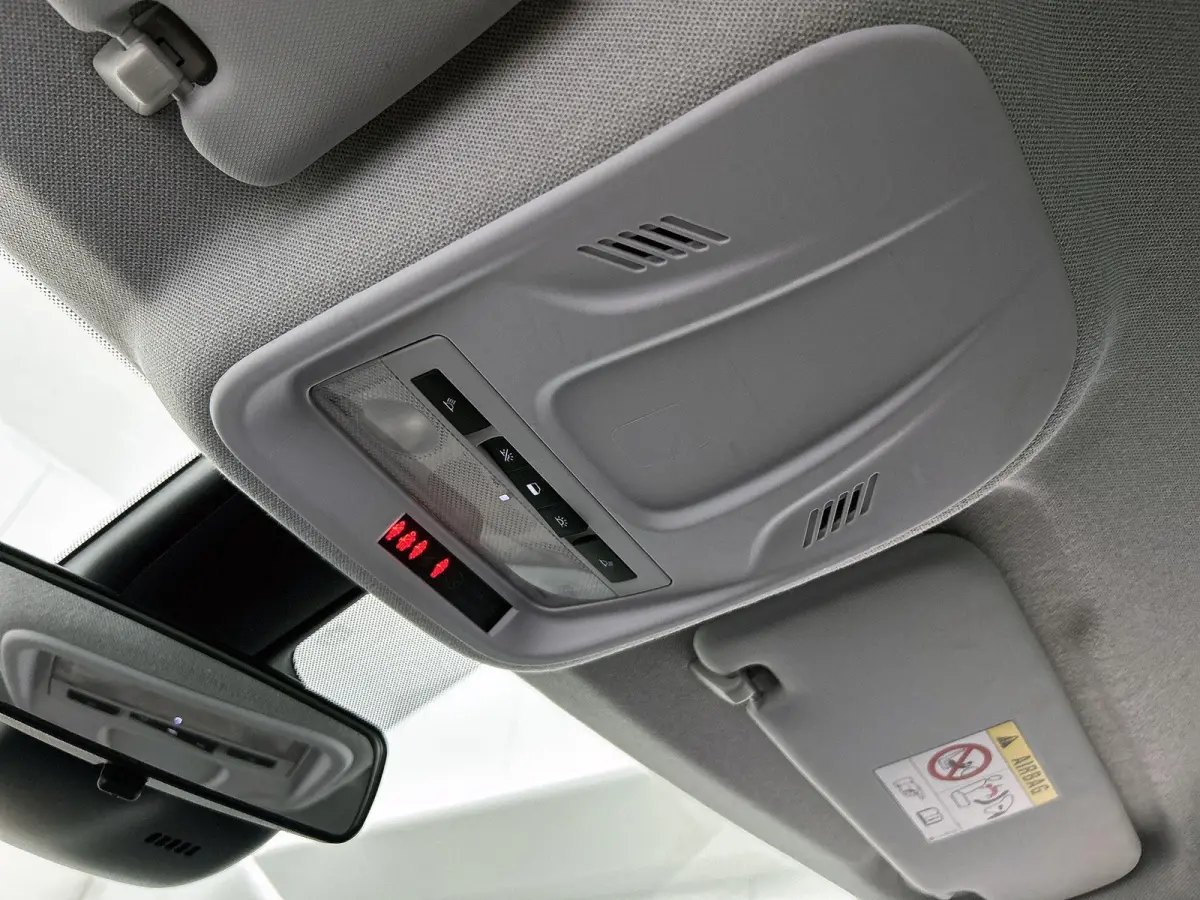 1.2 Turbo 120 Jaar Edition | Automaat | Parkeersensoren | Navigatie | Airco |