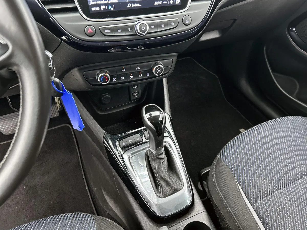1.2 Turbo 120 Jaar Edition | Automaat | Parkeersensoren | Navigatie | Airco |