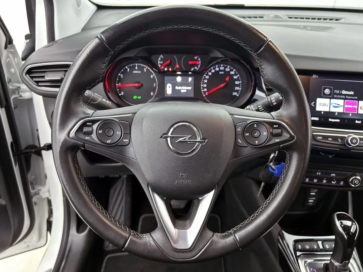 1.2 Turbo 120 Jaar Edition | Automaat | Parkeersensoren | Navigatie | Airco |