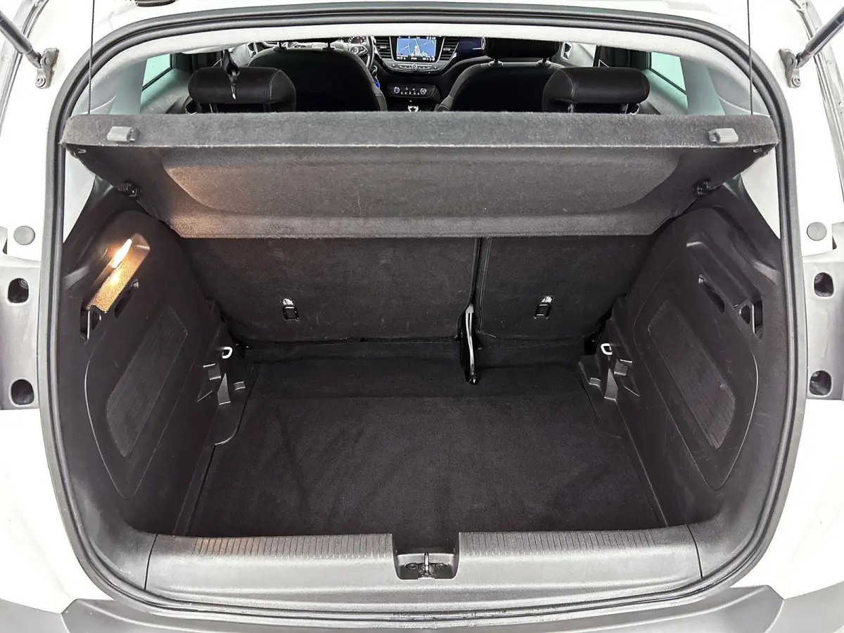 1.2 Turbo 120 Jaar Edition | Automaat | Parkeersensoren | Navigatie | Airco |