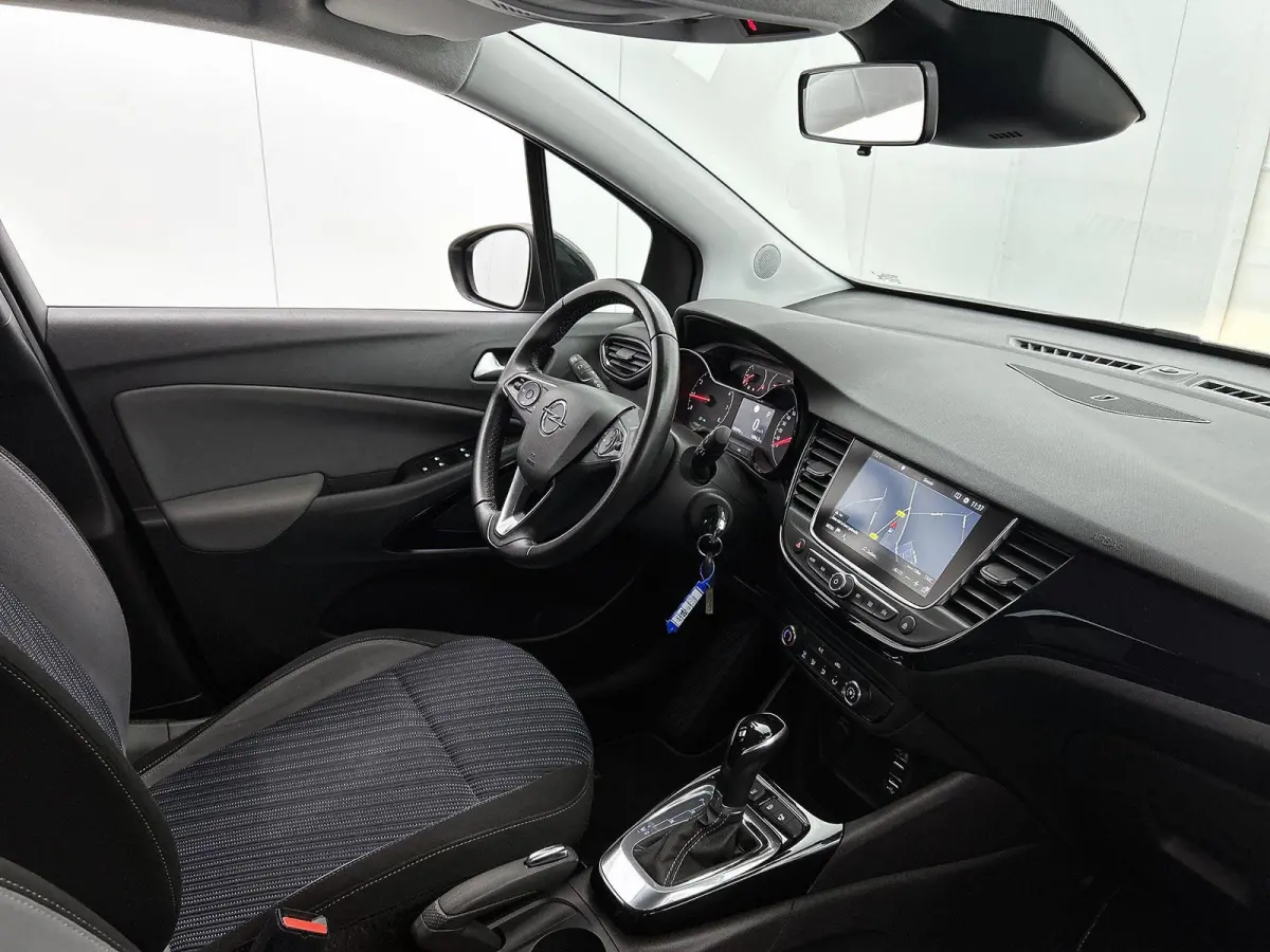 1.2 Turbo 120 Jaar Edition | Automaat | Parkeersensoren | Navigatie | Airco |