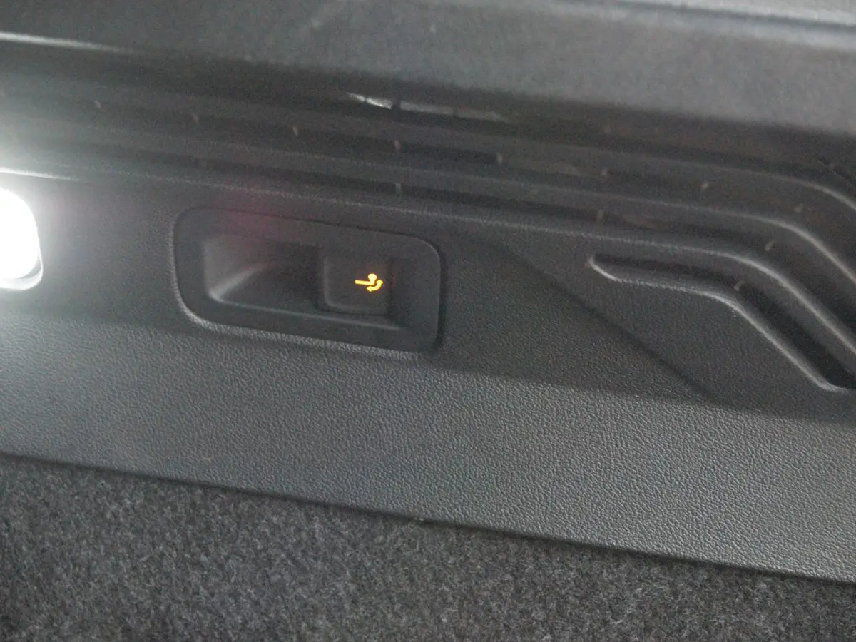 Business 77 kWh | Camera | Trekhaak | IQ. LIGHT | Sfeerverlichting | Apple Carplay | NL-Auto |