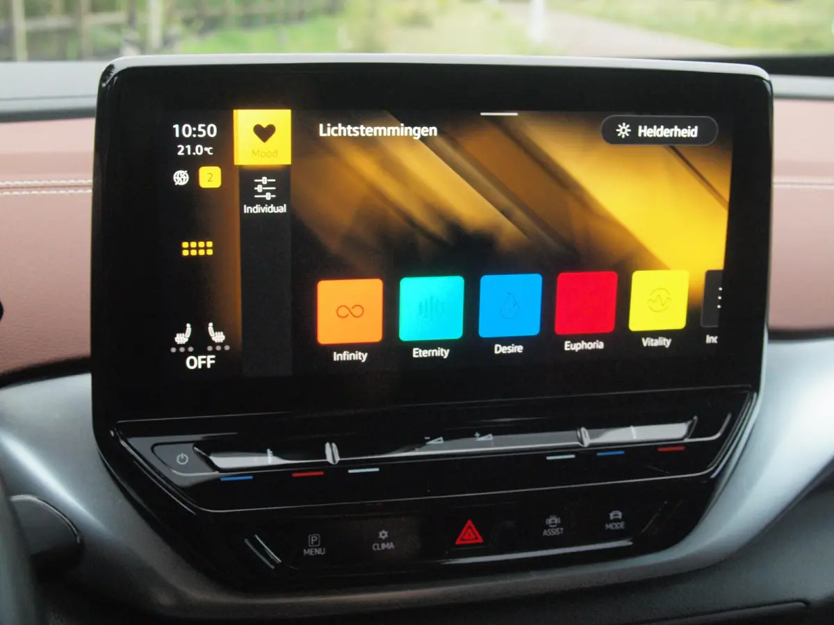 Business 77 kWh | Camera | Trekhaak | IQ. LIGHT | Sfeerverlichting | Apple Carplay | NL-Auto |
