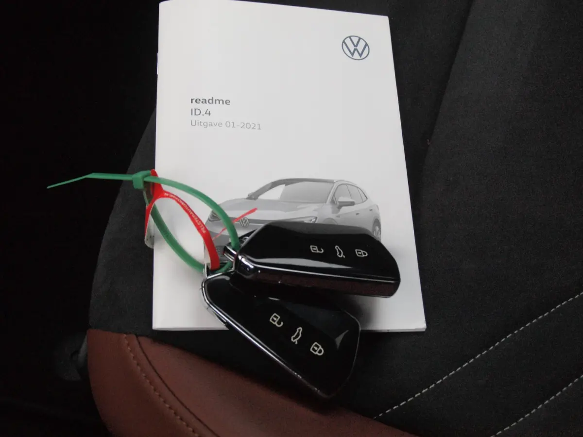 Business 77 kWh | Camera | Trekhaak | IQ. LIGHT | Sfeerverlichting | Apple Carplay | NL-Auto |