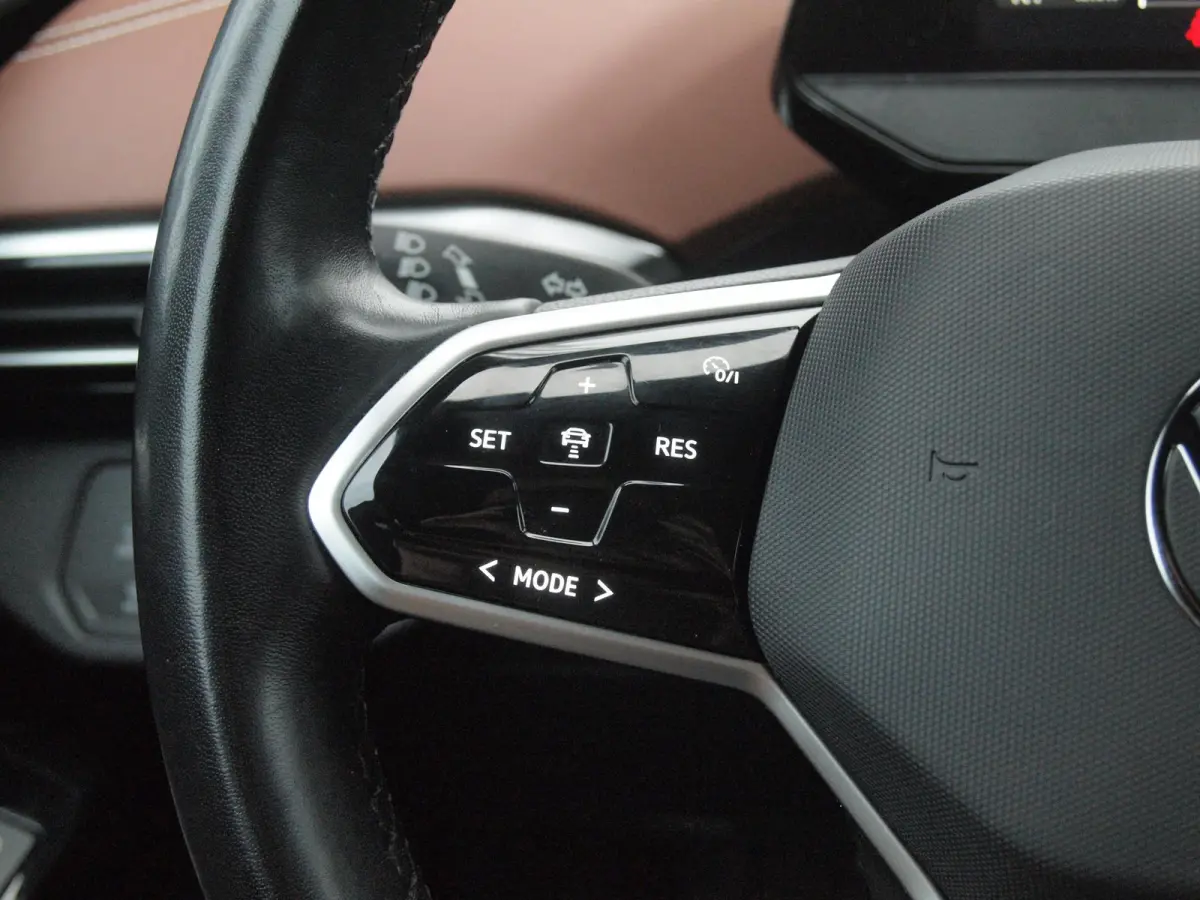 Business 77 kWh | Camera | Trekhaak | IQ. LIGHT | Sfeerverlichting | Apple Carplay | NL-Auto |