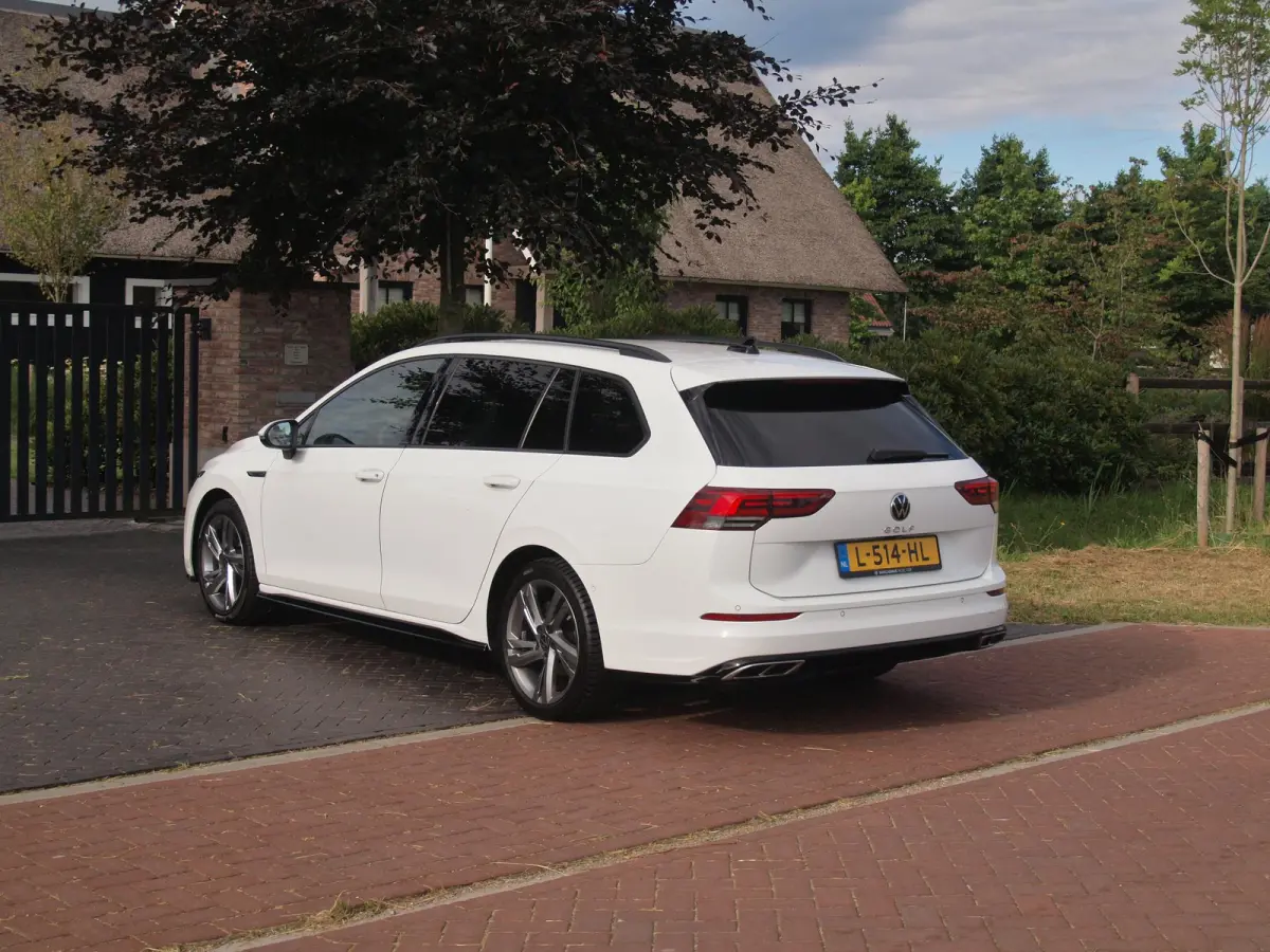 1.5 TSI R-Line | Camera | Sfeerverlichting | ACC | Apple Carplay | NL-Auto |