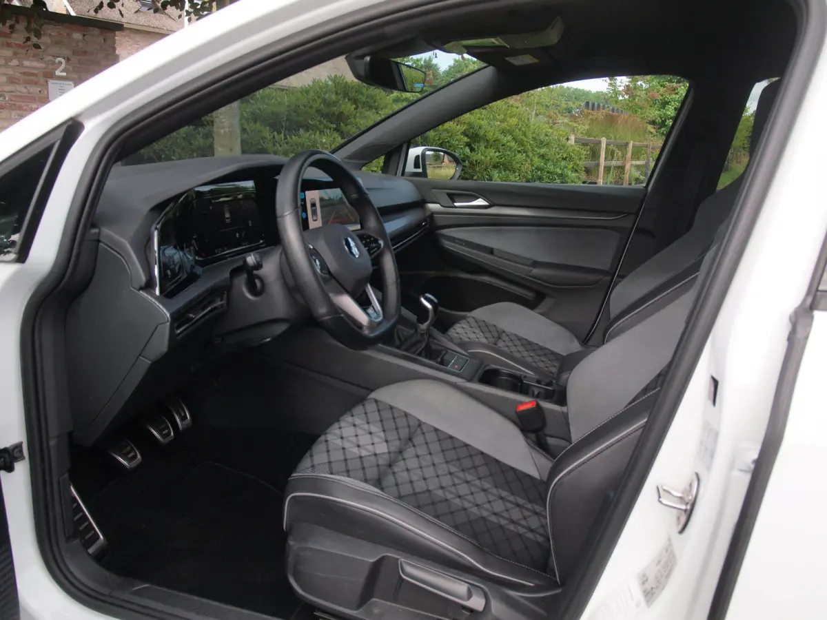 1.5 TSI R-Line | Camera | Sfeerverlichting | ACC | Apple Carplay | NL-Auto |