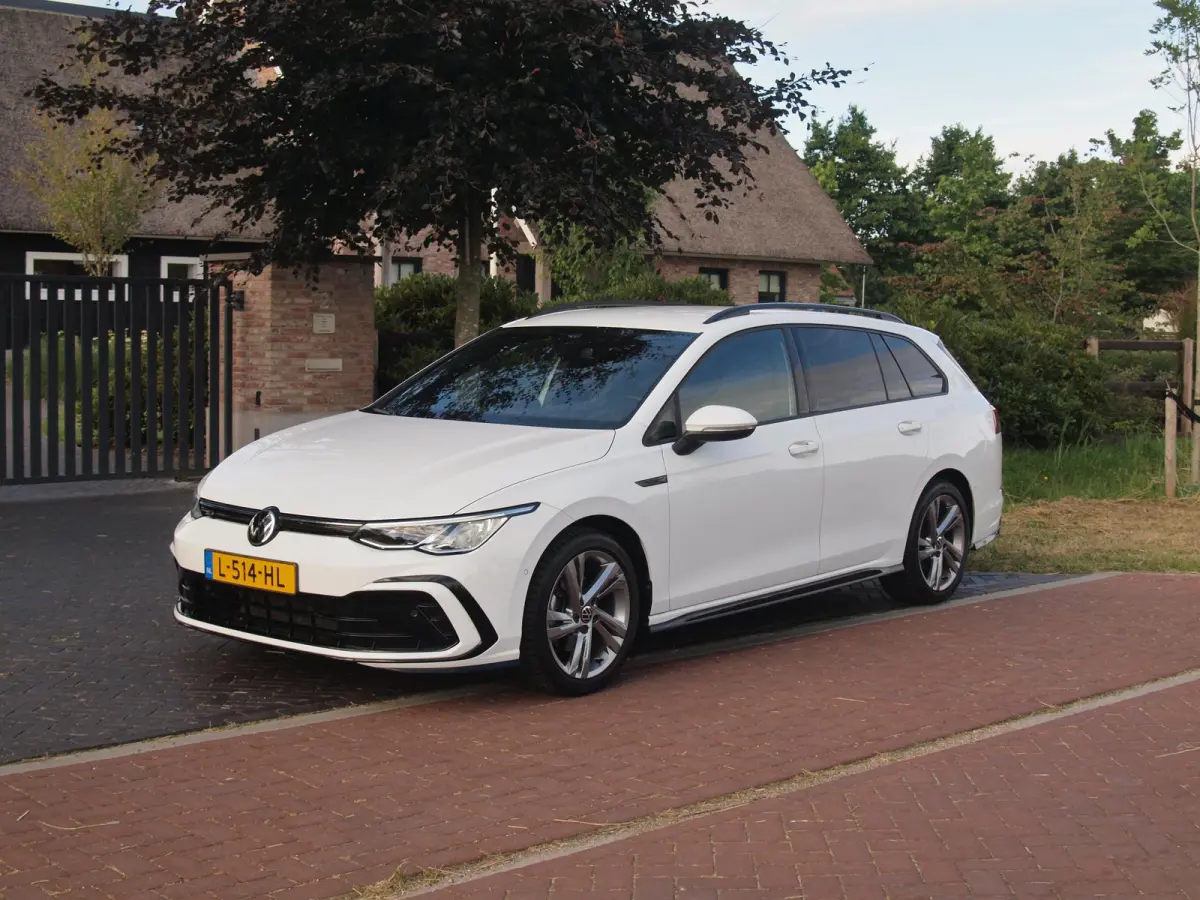 1.5 TSI R-Line | Camera | Sfeerverlichting | ACC | Apple Carplay | NL-Auto |