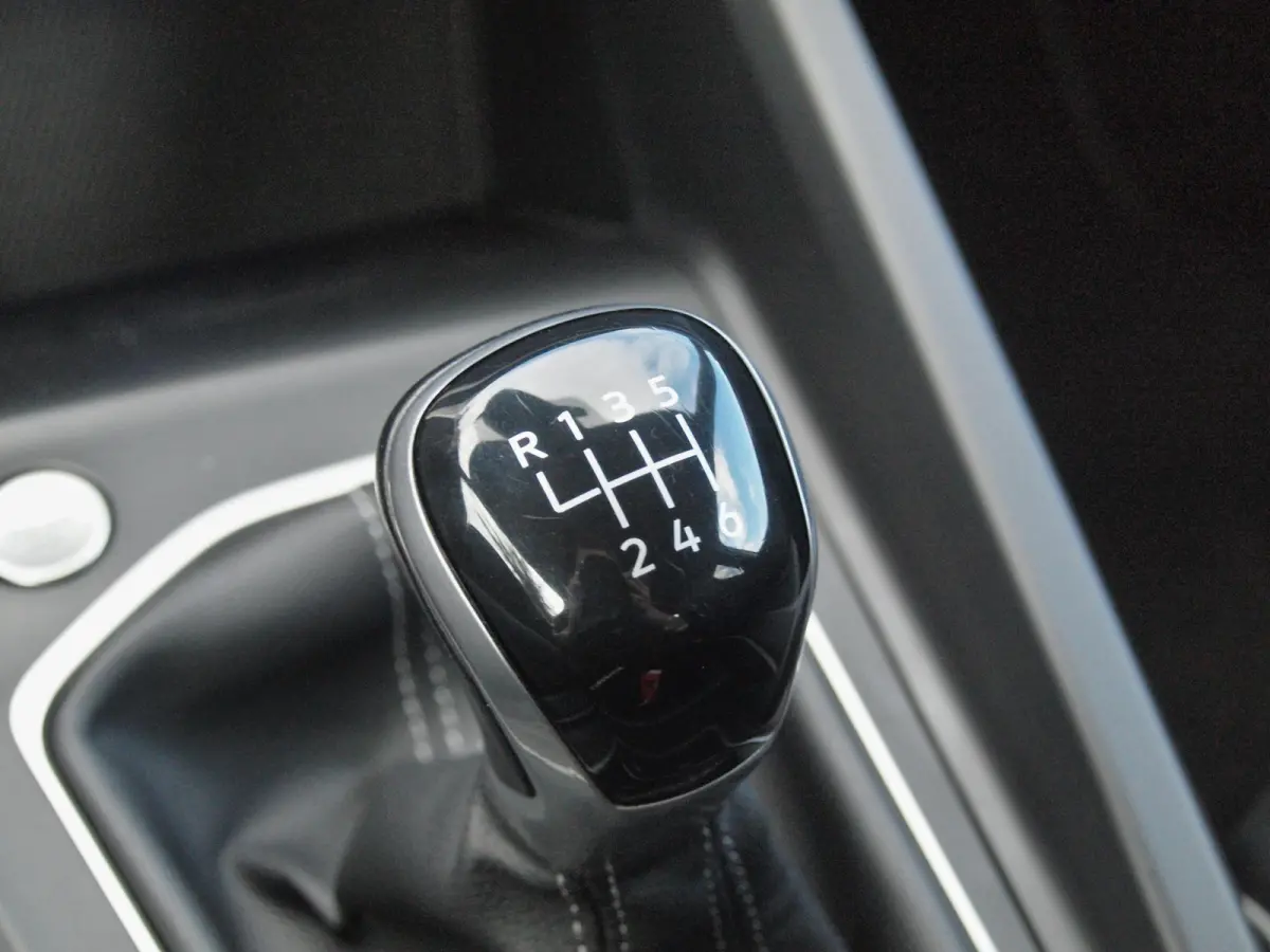 1.5 TSI R-Line | Camera | Sfeerverlichting | ACC | Apple Carplay | NL-Auto |