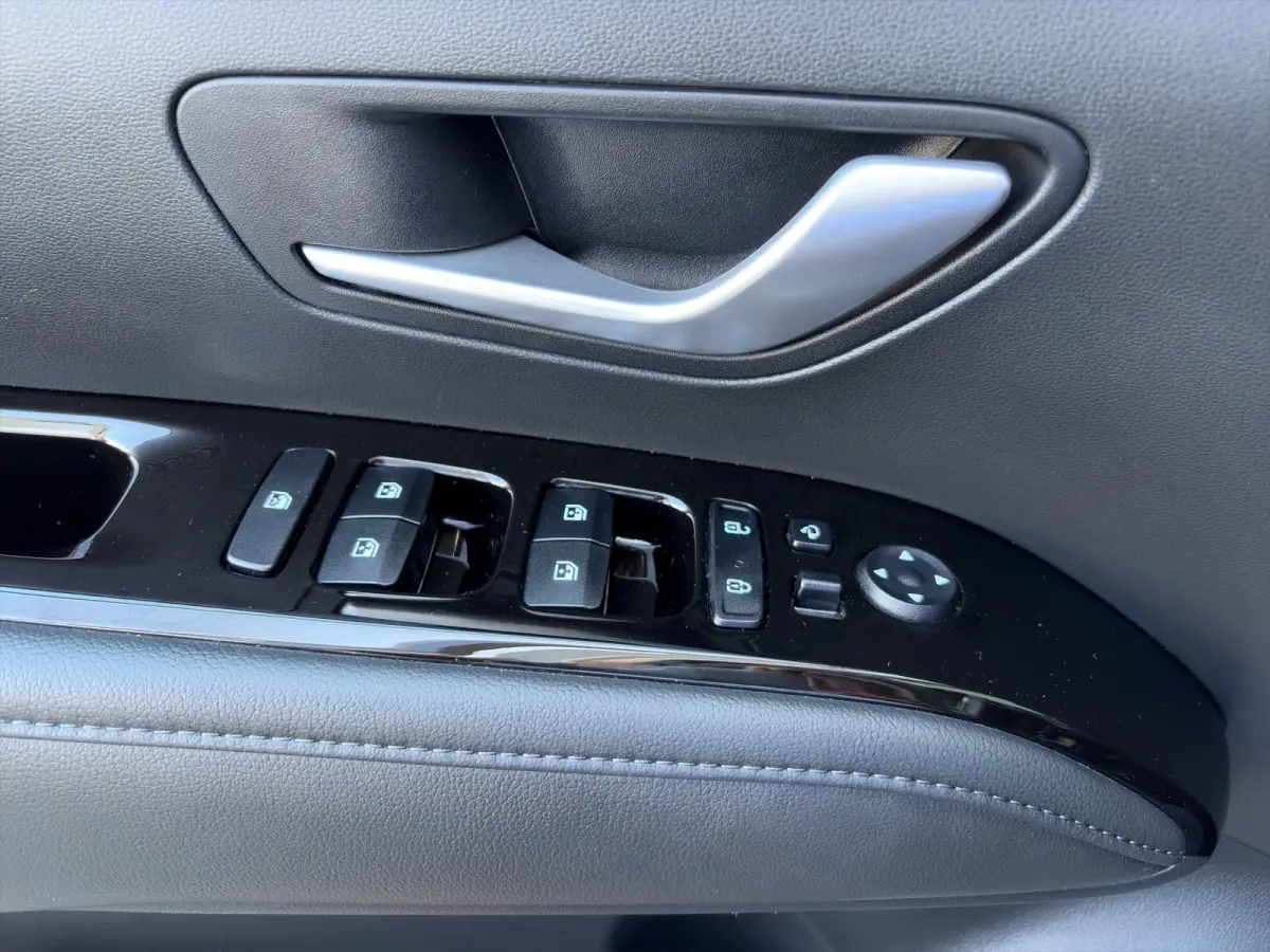 1.6 T-GDI 150pk MHEV Comfort Smart | Camera | Carplay | 19-inch Velgen | Navigatie | Stoel/Stuurverwarming | Elek. bed. achterklep | DAB | Draadloos telefoonlader | Premium Audio |