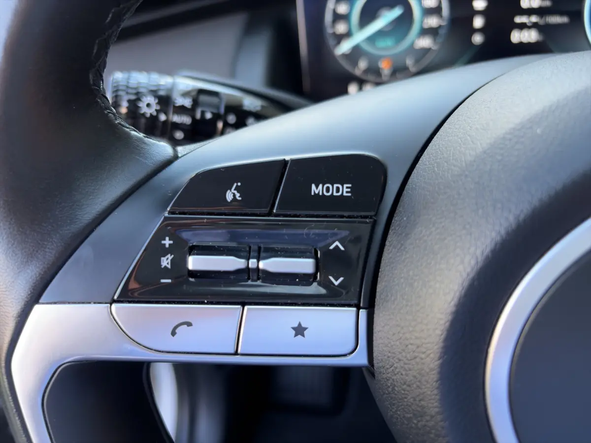 1.6 T-GDI 150pk MHEV Comfort Smart | Camera | Carplay | 19-inch Velgen | Navigatie | Stoel/Stuurverwarming | Elek. bed. achterklep | DAB | Draadloos telefoonlader | Premium Audio |