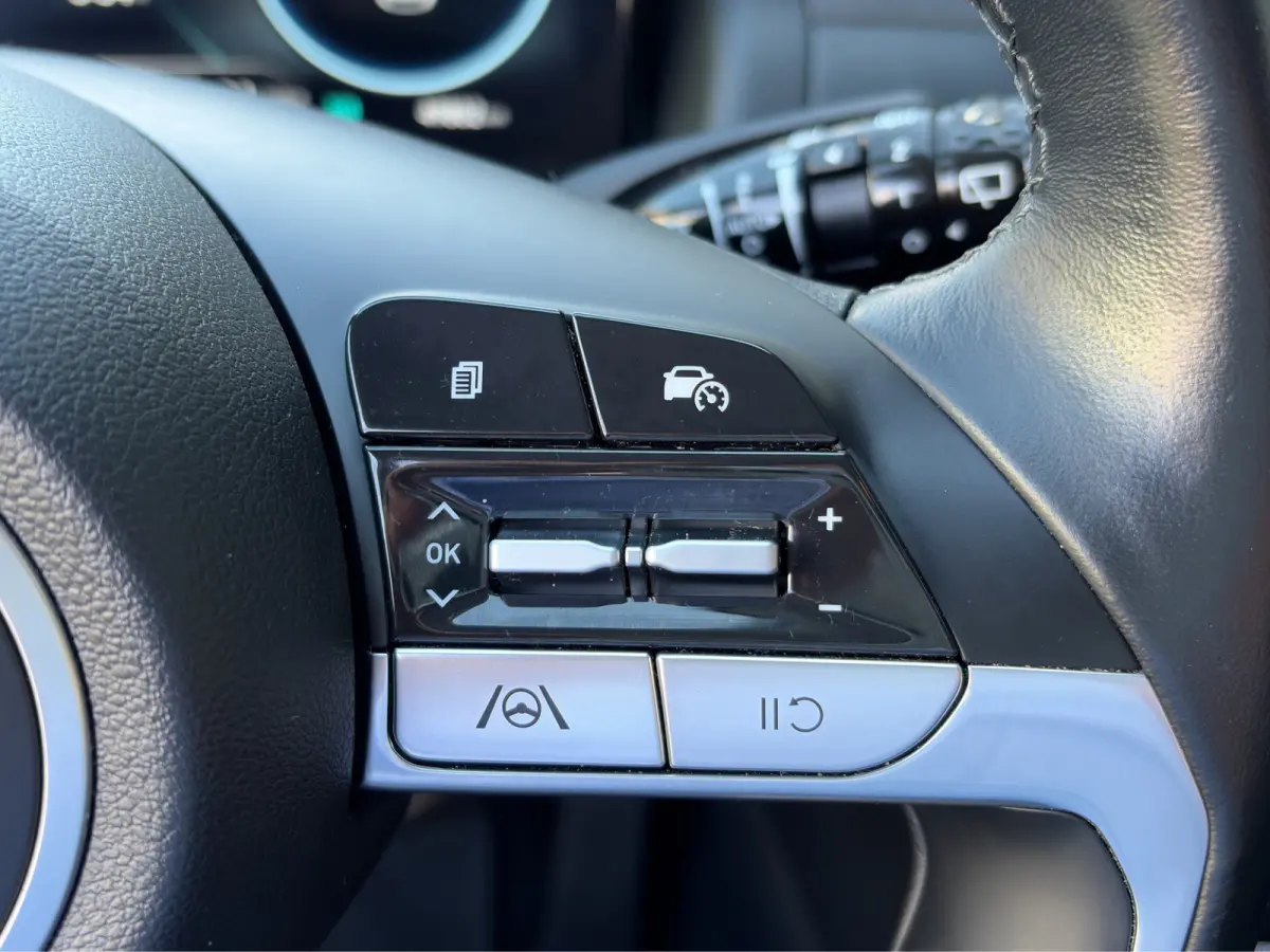 1.6 T-GDI 150pk MHEV Comfort Smart | Camera | Carplay | 19-inch Velgen | Navigatie | Stoel/Stuurverwarming | Elek. bed. achterklep | DAB | Draadloos telefoonlader | Premium Audio |