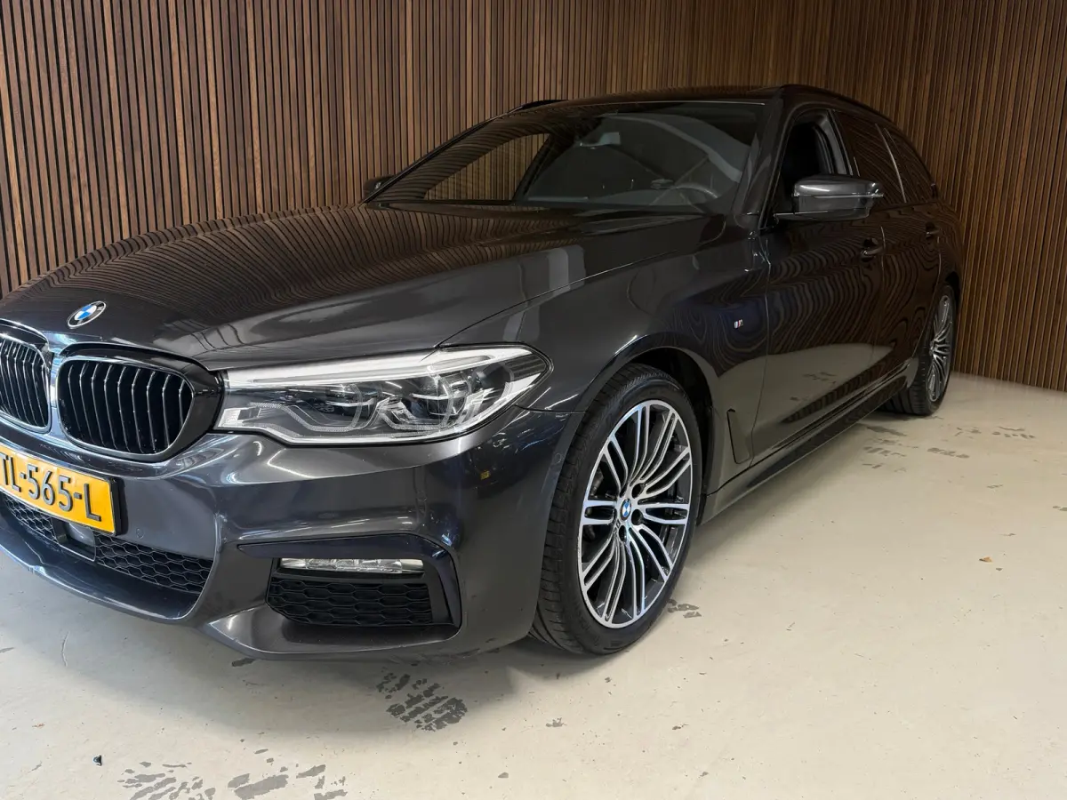 530i xDrive High Executive - M Pakket - HUD - Adapt -