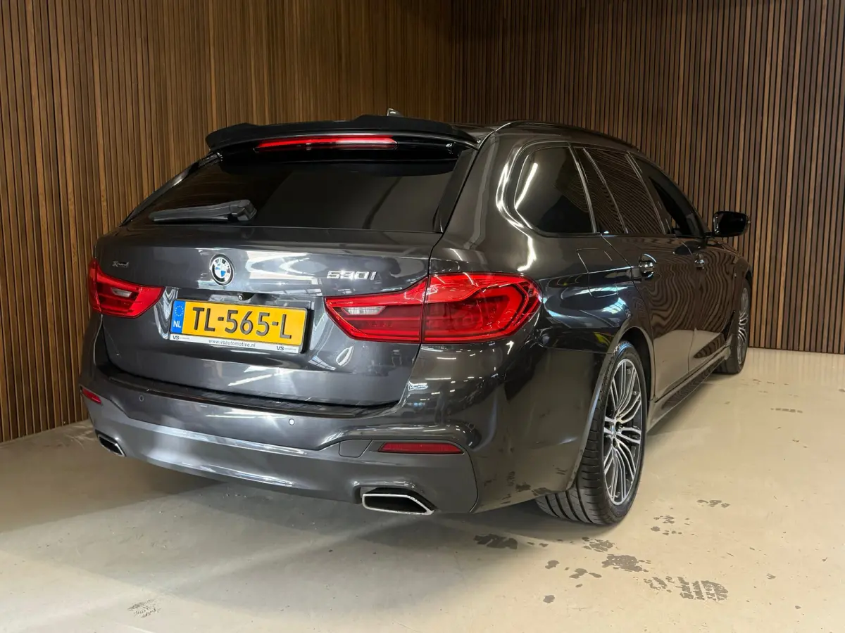 530i xDrive High Executive - M Pakket - HUD - Adapt -