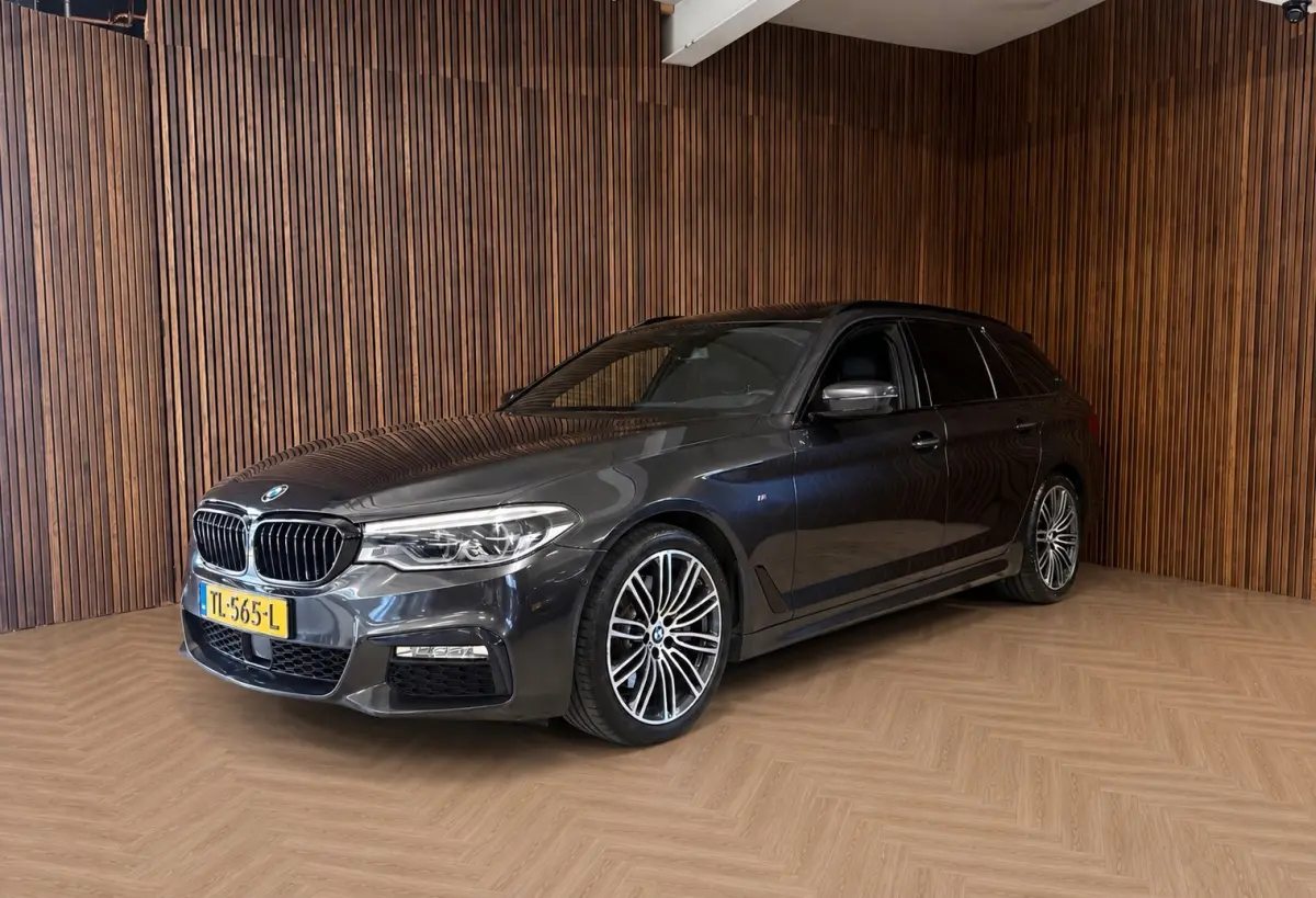 530i xDrive High Executive - M Pakket - HUD - Adapt -