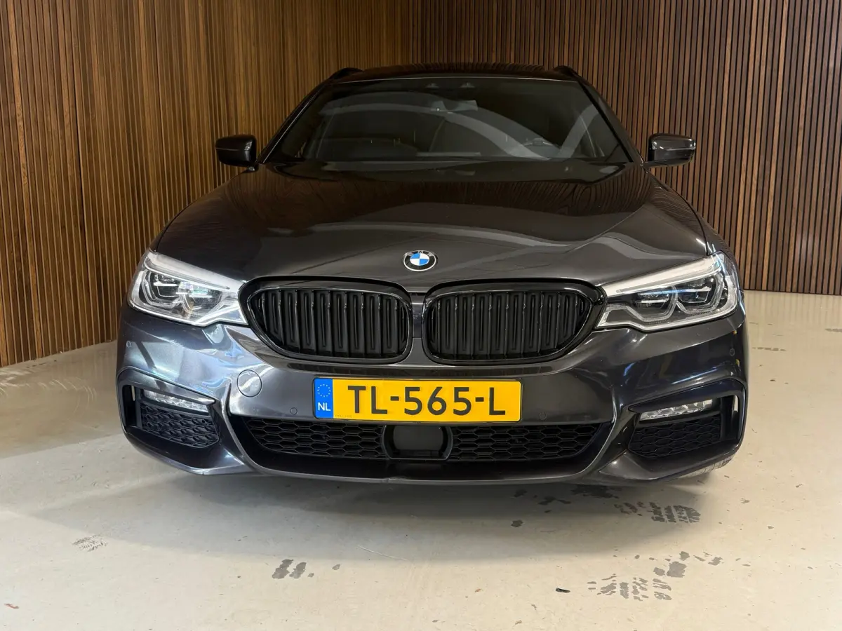 530i xDrive High Executive - M Pakket - HUD - Adapt -