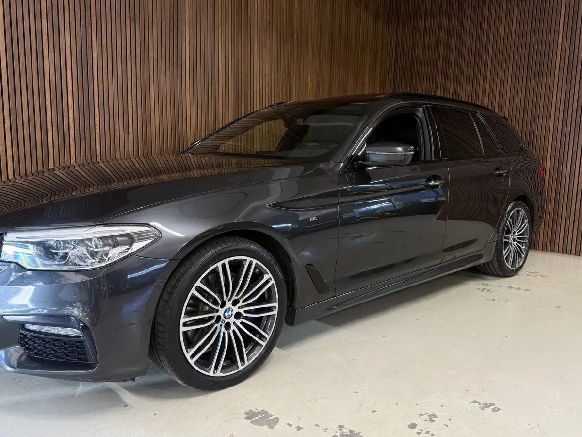 530i xDrive High Executive - M Pakket - HUD - Adapt -