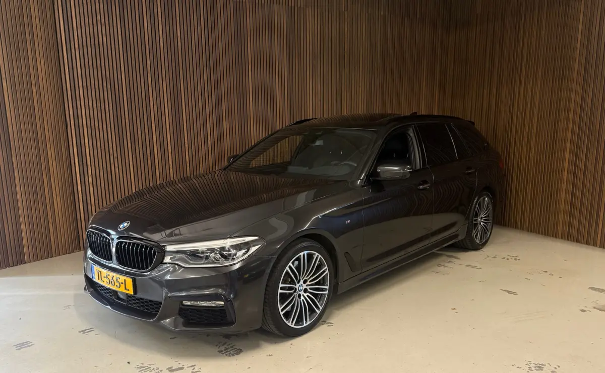 530i xDrive High Executive - M Pakket - HUD - Adapt -
