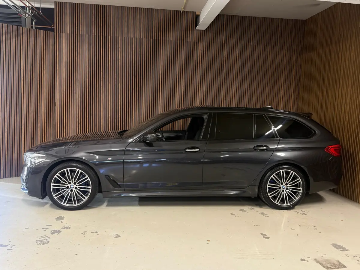 530i xDrive High Executive - M Pakket - HUD - Adapt -
