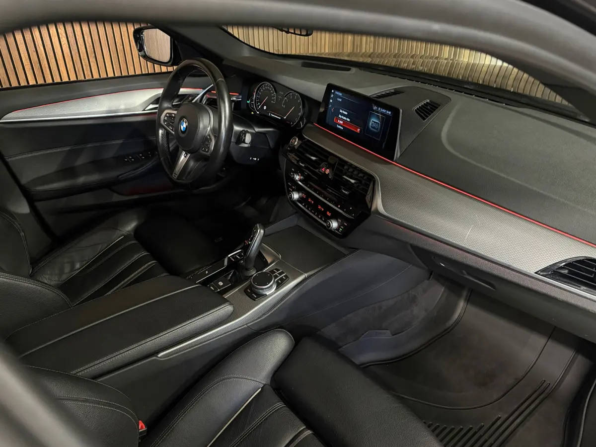 530i xDrive High Executive - M Pakket - HUD - Adapt -