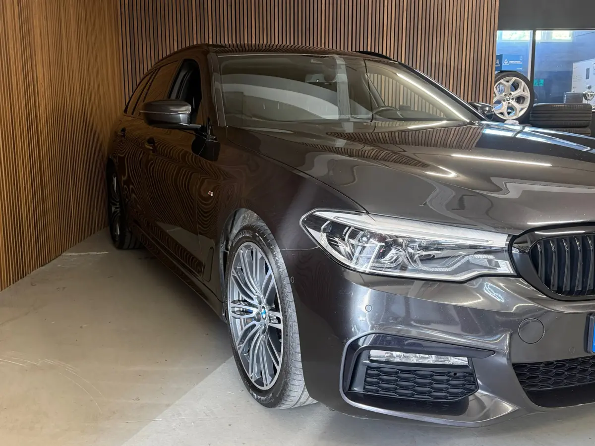 530i xDrive High Executive - M Pakket - HUD - Adapt -