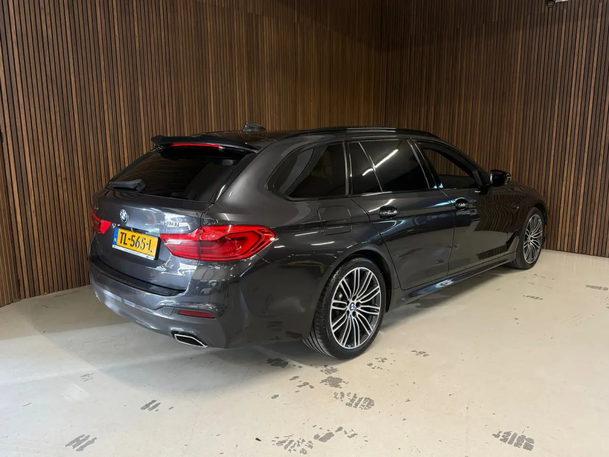 530i xDrive High Executive - M Pakket - HUD - Adapt -
