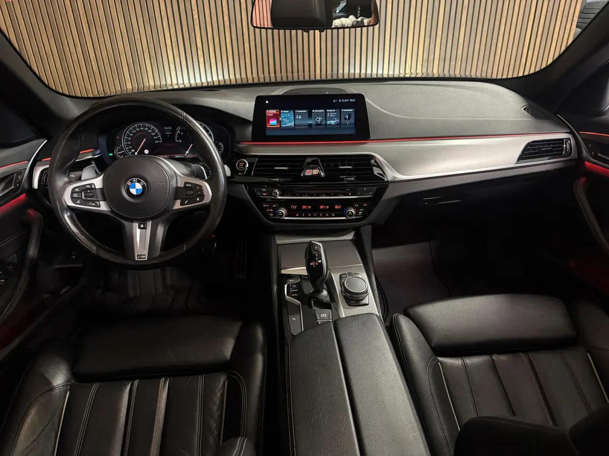 530i xDrive High Executive - M Pakket - HUD - Adapt -