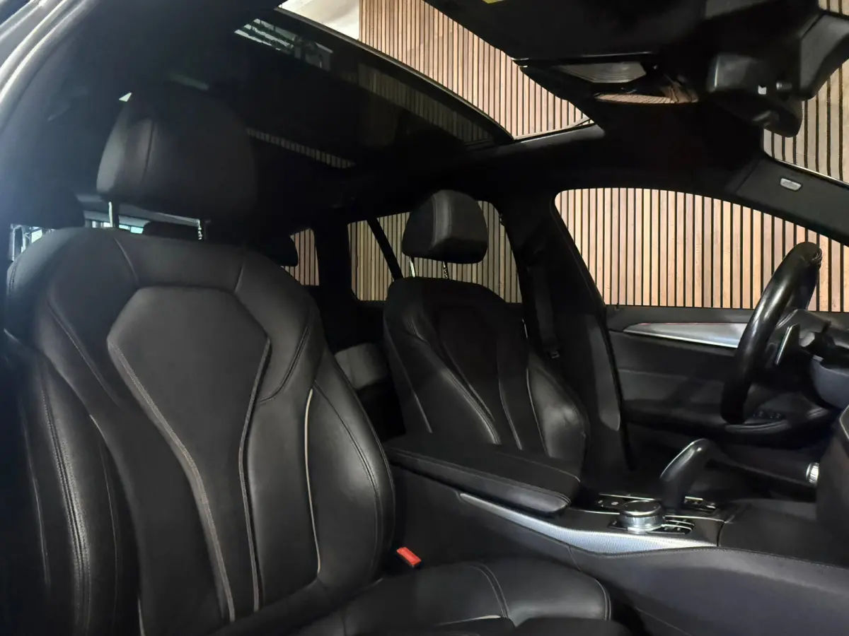 530i xDrive High Executive - M Pakket - HUD - Adapt -